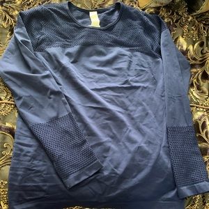 Fabletics l/s top. New with tags. XL